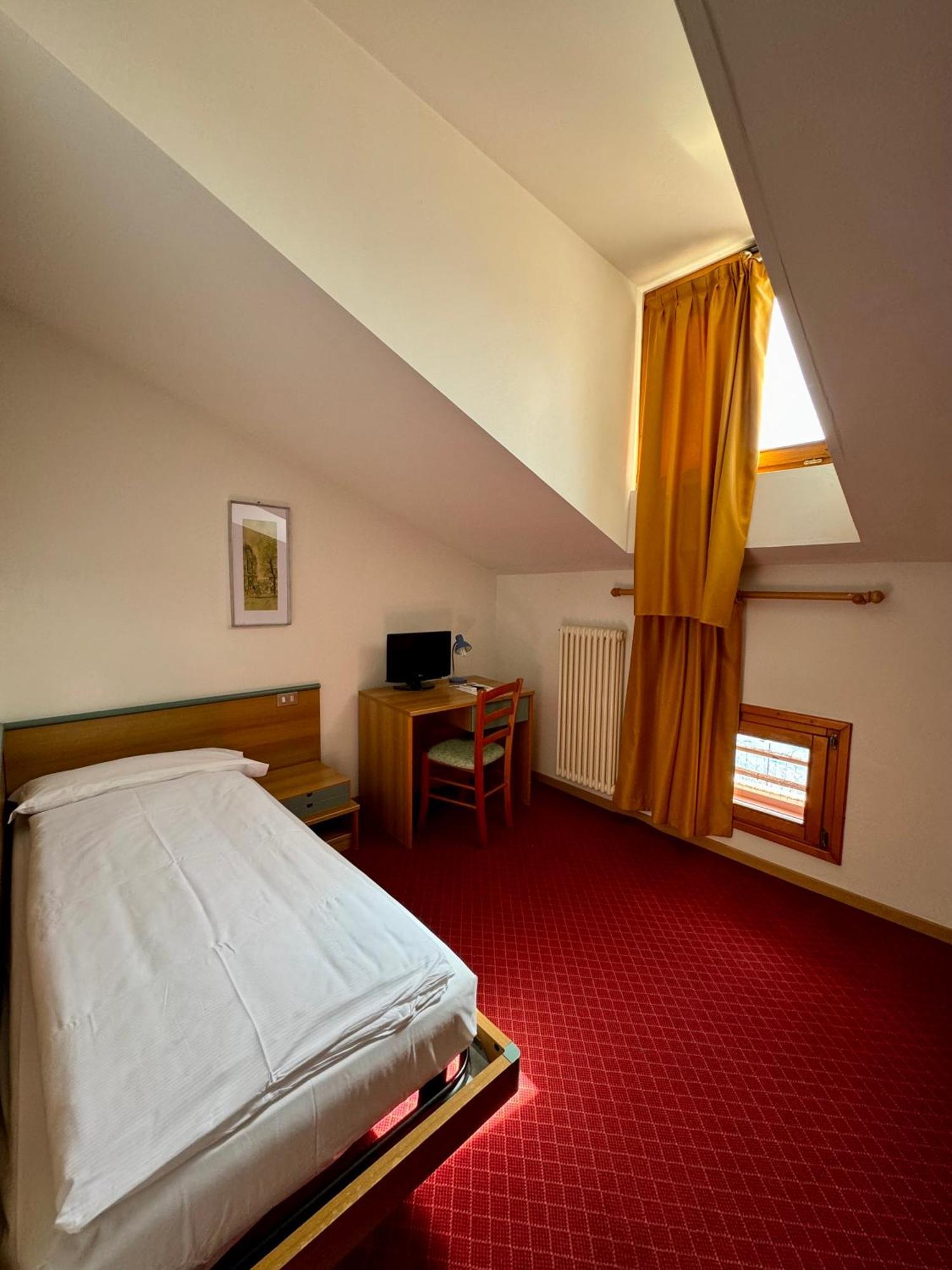 Hotel Geier Torbole Sul Garda Exterior photo