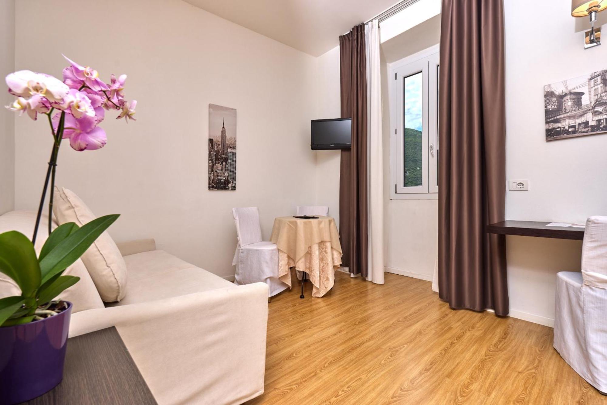 Hotel Geier Torbole Sul Garda Exterior photo