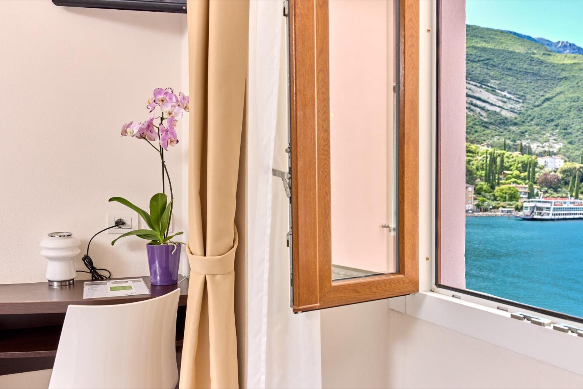 Hotel Geier Torbole Sul Garda Exterior photo