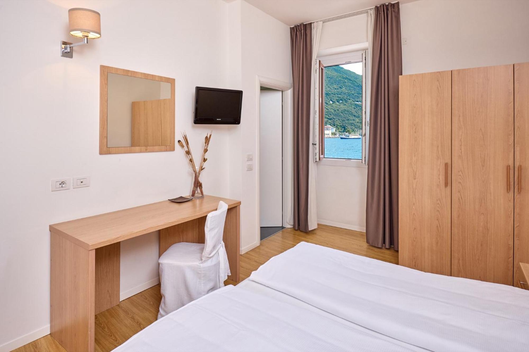 Hotel Geier Torbole Sul Garda Exterior photo