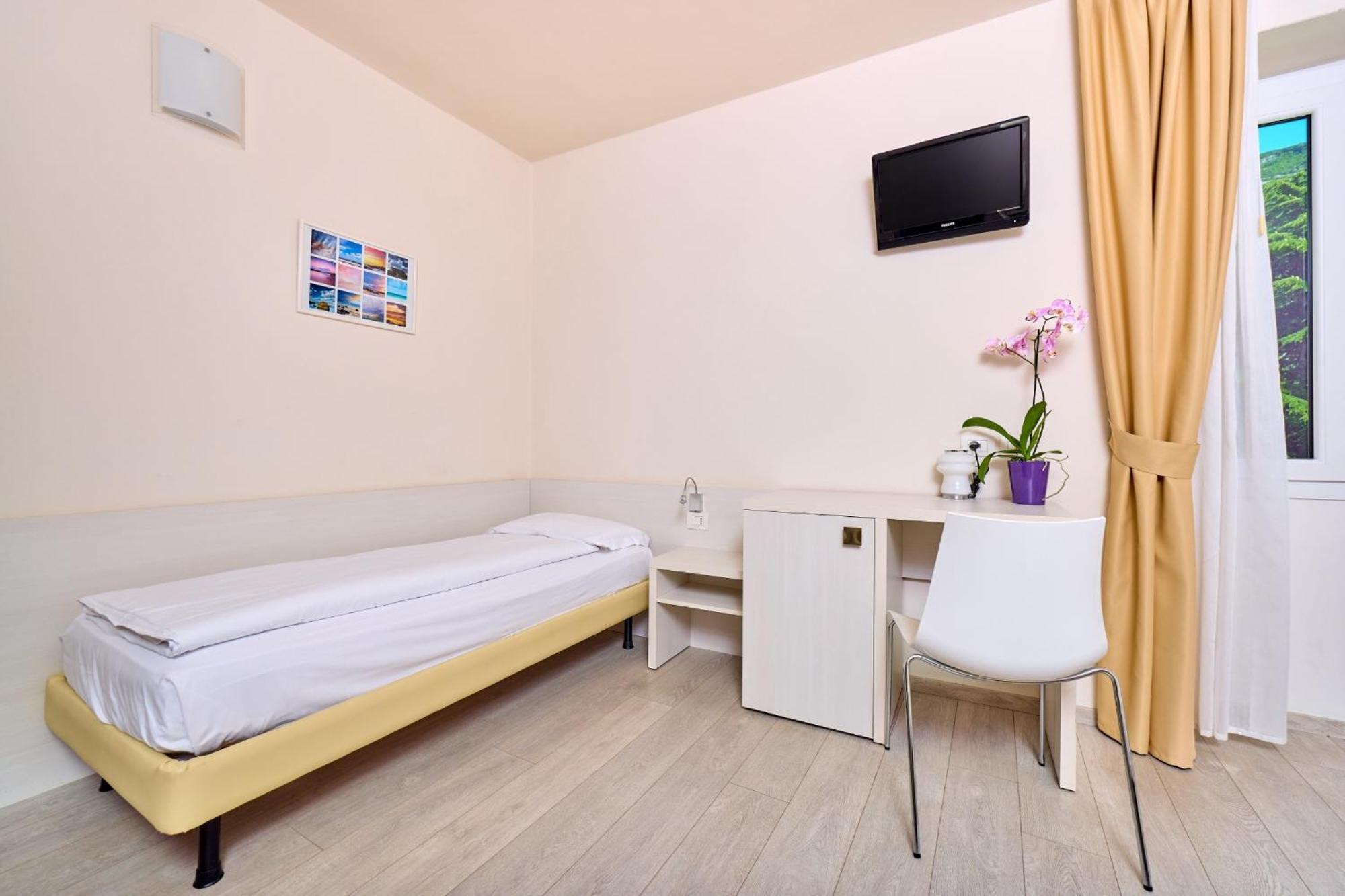 Hotel Geier Torbole Sul Garda Exterior photo