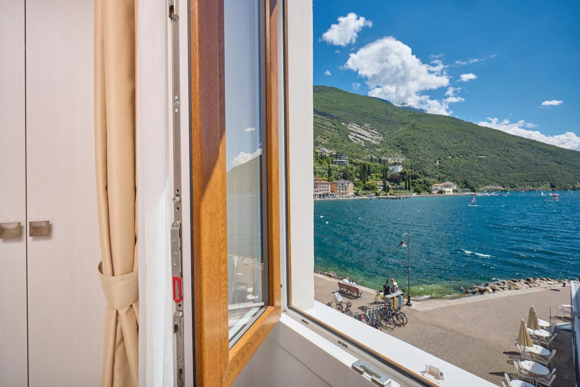 Hotel Geier Torbole Sul Garda Exterior photo