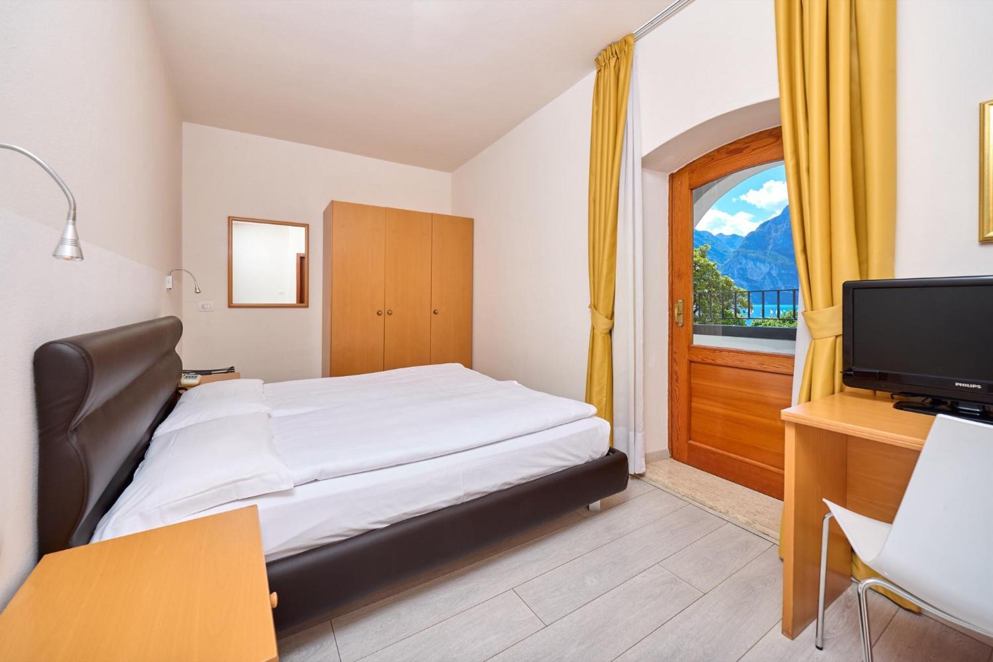 Hotel Geier Torbole Sul Garda Exterior photo