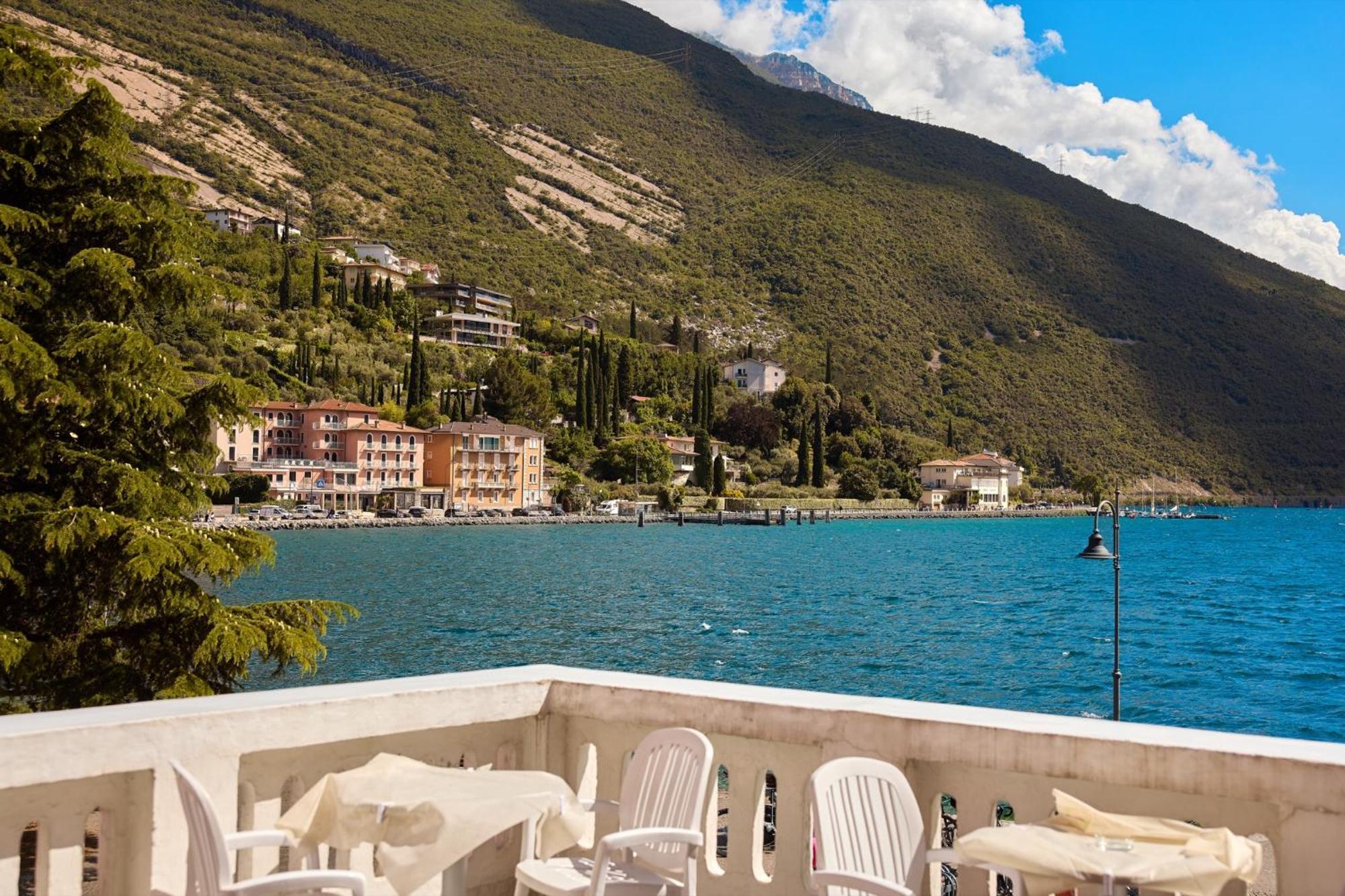 Hotel Geier Torbole Sul Garda Exterior photo