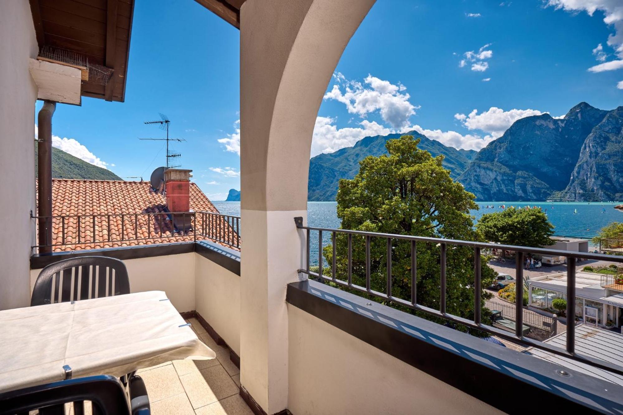 Hotel Geier Torbole Sul Garda Exterior photo