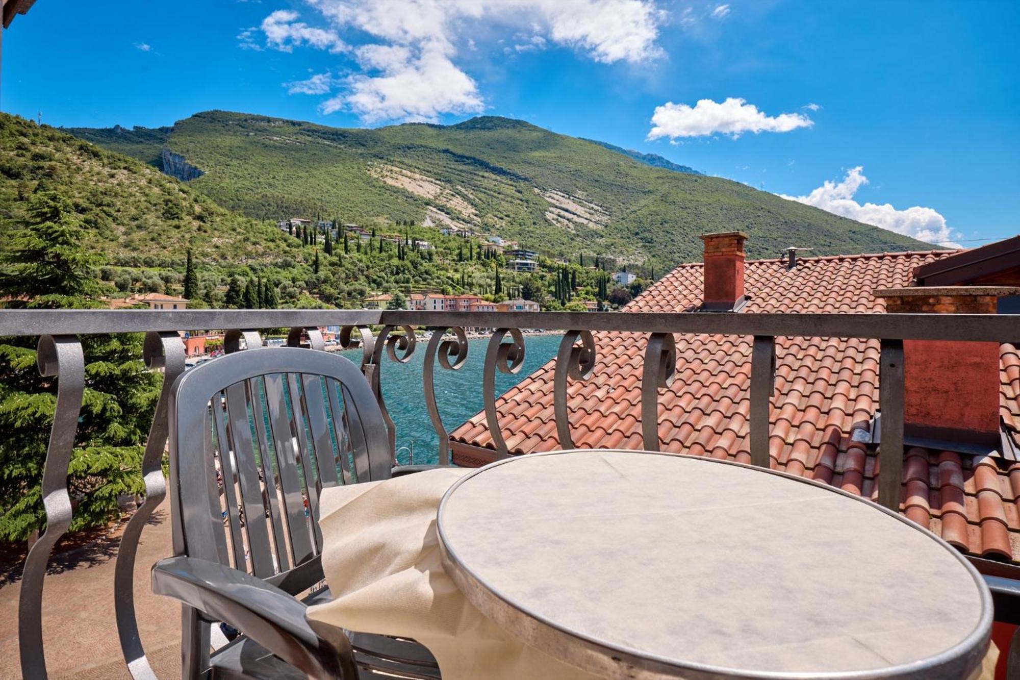 Hotel Geier Torbole Sul Garda Exterior photo